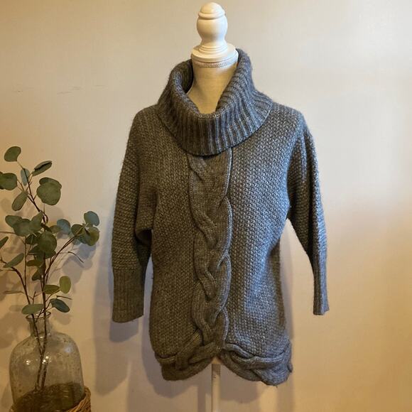 LOFT Sweaters - LOFT Gray Woolblend Turtleneck Sweater with Center Cable Size Medium